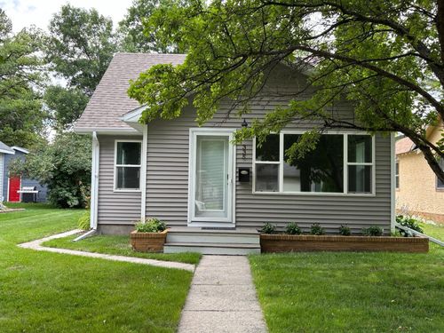 335 Crocker Ave N, Thief River Falls, MN, 56701-2316 | Card Image