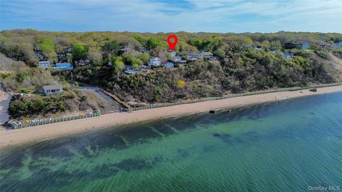 31 Beach Hill Dr, Baiting Hollow, NY, 11933-1263 | Card Image