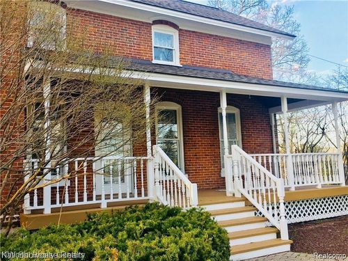 3920 E Commerce Rd, Commerce Twp, MI, 48382-1303 | Card Image