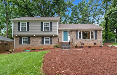 1022 Willowlake Rd, Winston-Salem, NC, 27106-4423 | Card Image