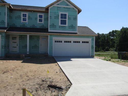 5-6138 Burgess Dr, Spring Lake, MI, 49456-6101 | Card Image