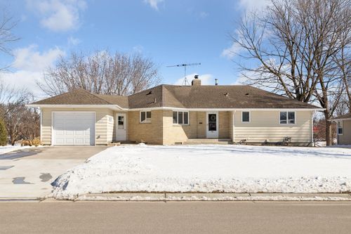 111 Sunrise Ave N, New Prague, MN, 56071-2264 | Card Image
