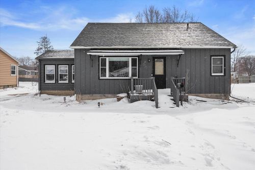 915 Carol Street, Watertown, WI, 53094 | Card Image
