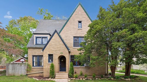 726 W Highland Ave, Elgin, IL, 60123-5310 | Card Image