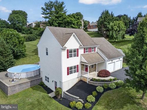 649 S Reading Ave, BOYERTOWN, PA, 19512-2017 | Card Image