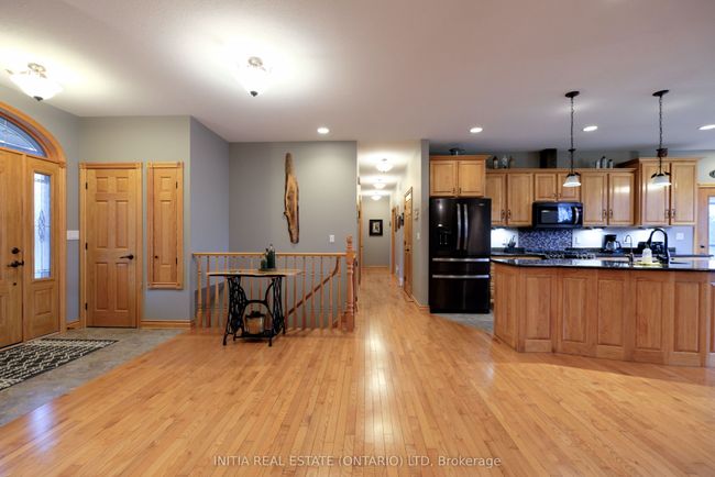 7284 Calvert Dr, House other with 4 bedrooms, 4 bathrooms and 6 parking in Strathroy ON | Image 8