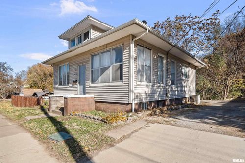 1419 N Division St, Davenport, IA, 52804-3528 | Card Image