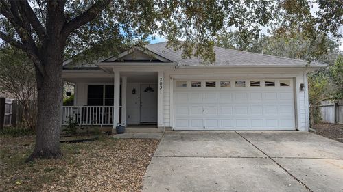 2031 Nevada St, San Marcos, TX, 78666-2235 | Card Image