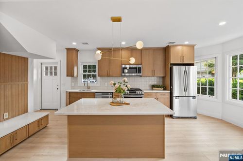 32 Brook Street, Closter, NJ, 07624 | Card Image