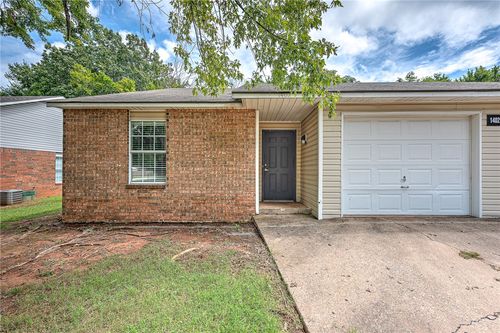 1402 N Boxley Ave, Fayetteville, AR, 72704-2102 | Card Image