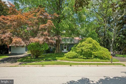 1426 Bryant Ln, Meadowbrook, PA, 19046-2504 | Card Image