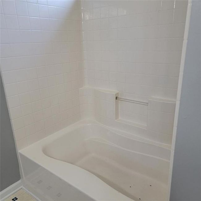 5820 Sable Glen Rd, House other with 3 bedrooms, 3 bathrooms and null parking in Atlanta GA | Image 13