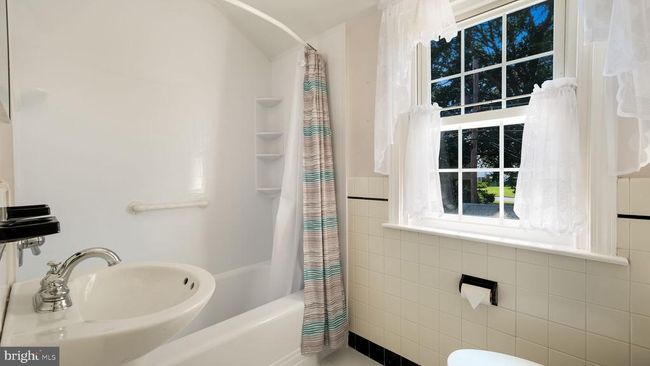 1435 Sunnyhill Ln, House other with 4 bedrooms, 2 bathrooms and null parking in HAVERTOWN PA | Image 24