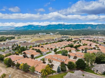 88 Luxury Lane, Townhouse with 4 bedrooms, 3 bathrooms and 2 parking in Colorado Springs CO | Image 3