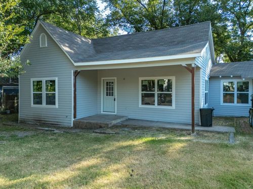 1106 N Mckinney St, Ennis, TX, 75119-2421 | Card Image