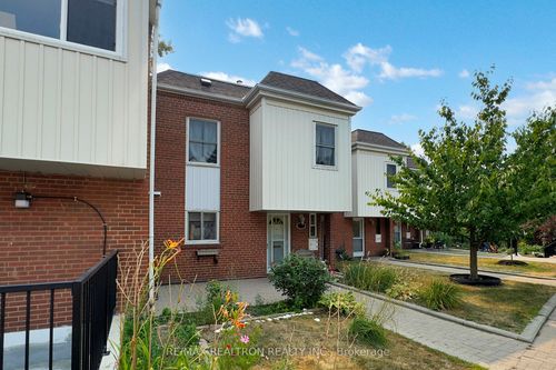 131-15 Esterbrooke Ave, North York, ON, M2J2C5 | Card Image