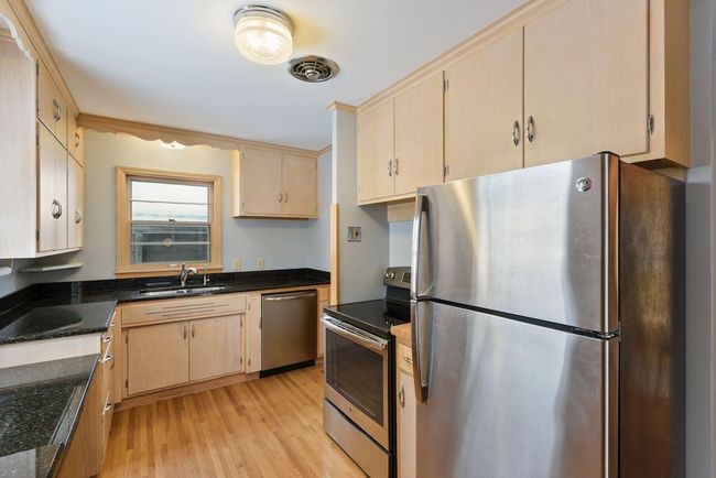 720 Wayzata Blvd E, House other with 2 bedrooms, 2 bathrooms and null parking in Wayzata MN | Image 8