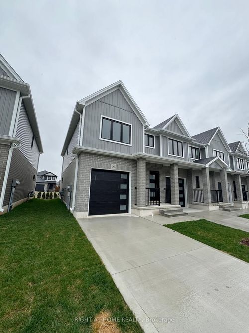 36-17 Nicholson St, Lucan, ON, N0M2J0 | Card Image