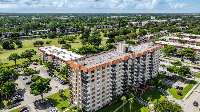 APT-914 - 4174 Inverrary Dr, Condo with 2 bedrooms, 2 bathrooms and null parking in Lauderhill FL | Image 28