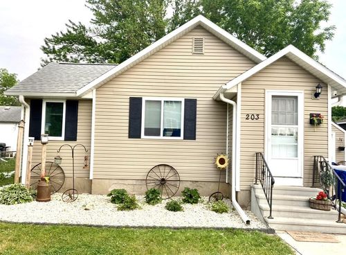 203 1st St Nw, Dodge Center, MN, 55927-9185 | Card Image