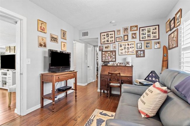 In-law suite sitting area | Image 32
