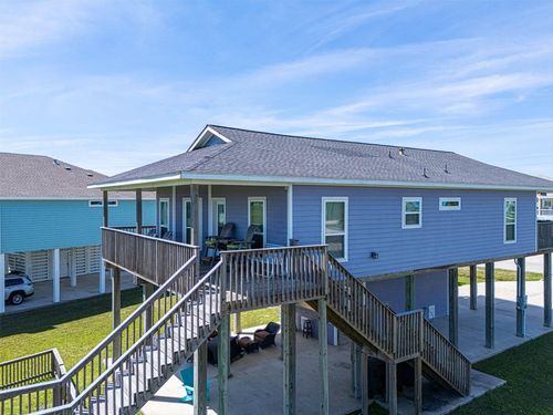 18607 Warrior Rd, Galveston, TX, 77554-1051 | Card Image
