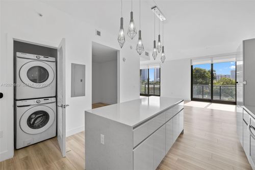 204-101 Diplomat Pkwy, Hallandale Beach, FL, 33009-3887 | Card Image