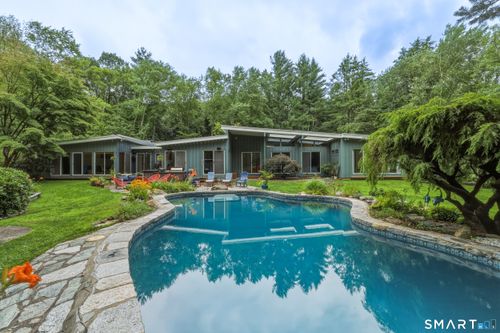 20 Crestview Dr, Woodbridge, CT, 06525-1023 | Card Image