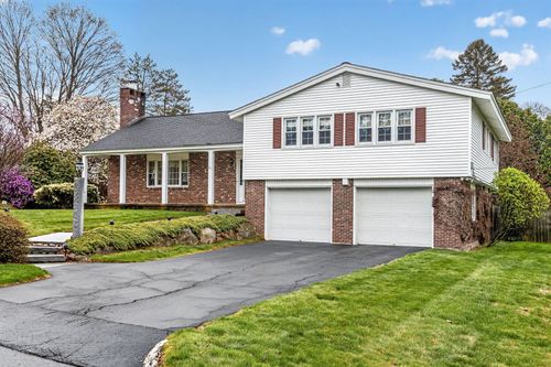 75 N Acres Rd, Manchester, NH, 03104-1818 | Card Image