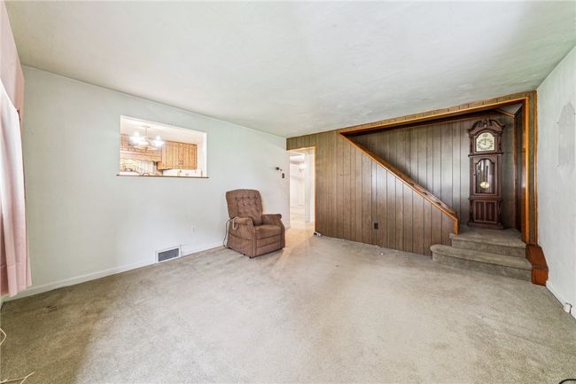 414 Mary St, House other with 2 bedrooms, 1 bathrooms and null parking in Jeannette PA | Image 4