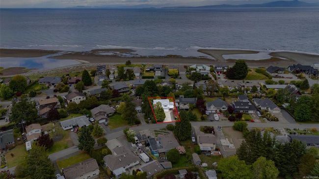 1571 Juan De Fuca Blvd, House other with 5 bedrooms, 3 bathrooms and 4 parking in Parksville BC | Image 58