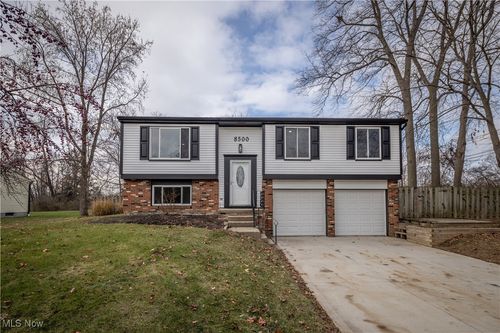 8500 Yorkview Drive, North Royalton, OH, 44133 | Card Image