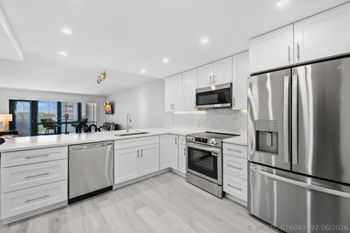 502-5100 N Ocean Blvd, Lauderdale By The Sea, FL, 33308-3010 | Card Image