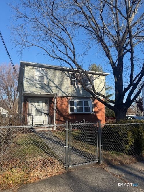 60 Baggott St, West Haven, CT, 06516-2803 | Card Image