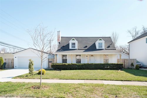 13621 Vernon St, Oak Park, MI, 48237-1317 | Card Image