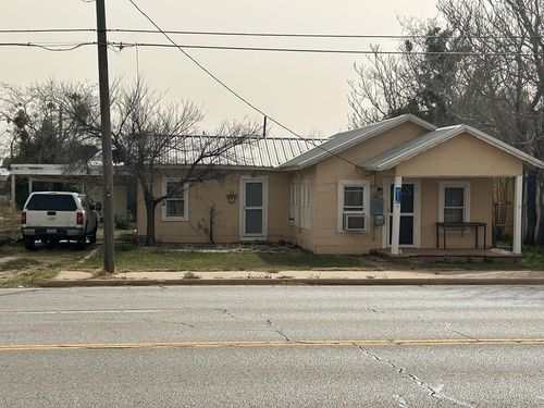 117 W 10th St, Robert Lee, TX, 76945 | Card Image