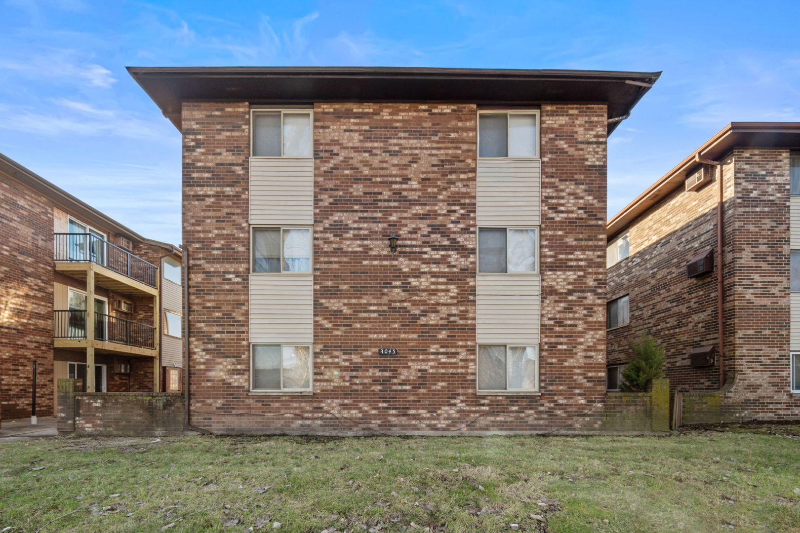 Commercial Sale in Lansing 5