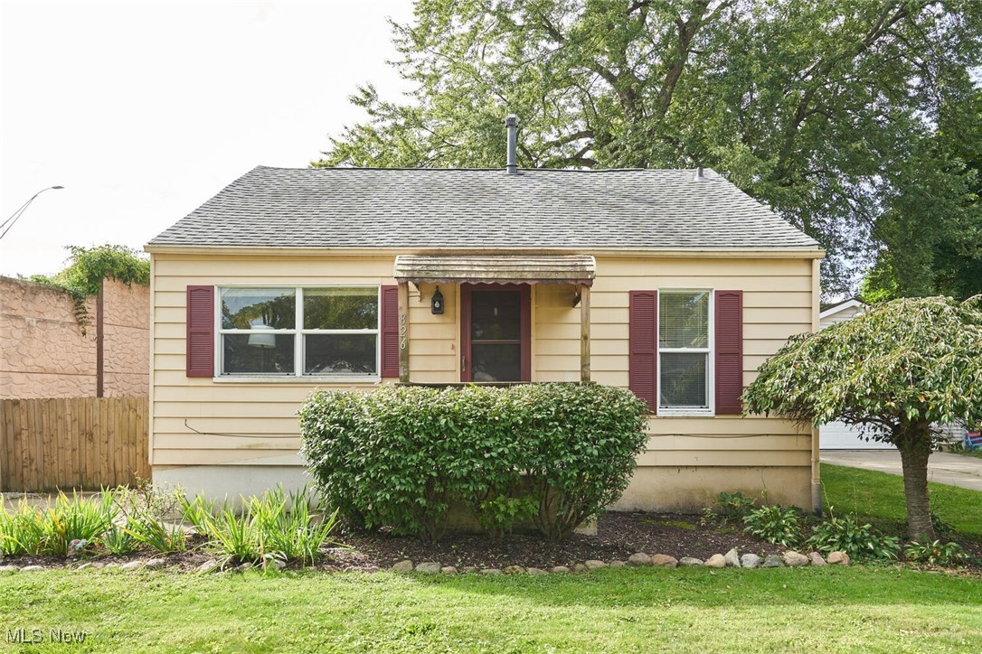 Clover Ave, Cuyahoga Falls, OH 44221