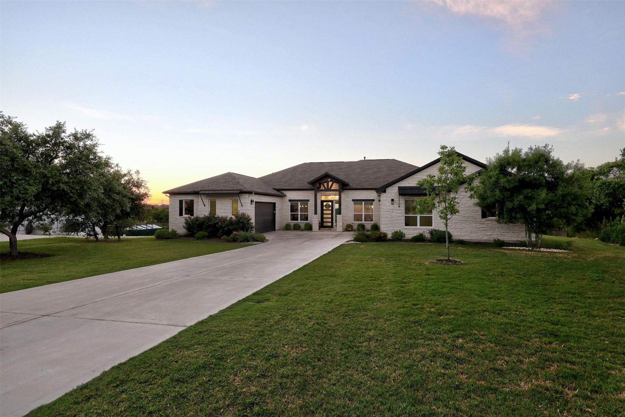 Ocate Mesa Trl, Liberty Hill, TX 78642
