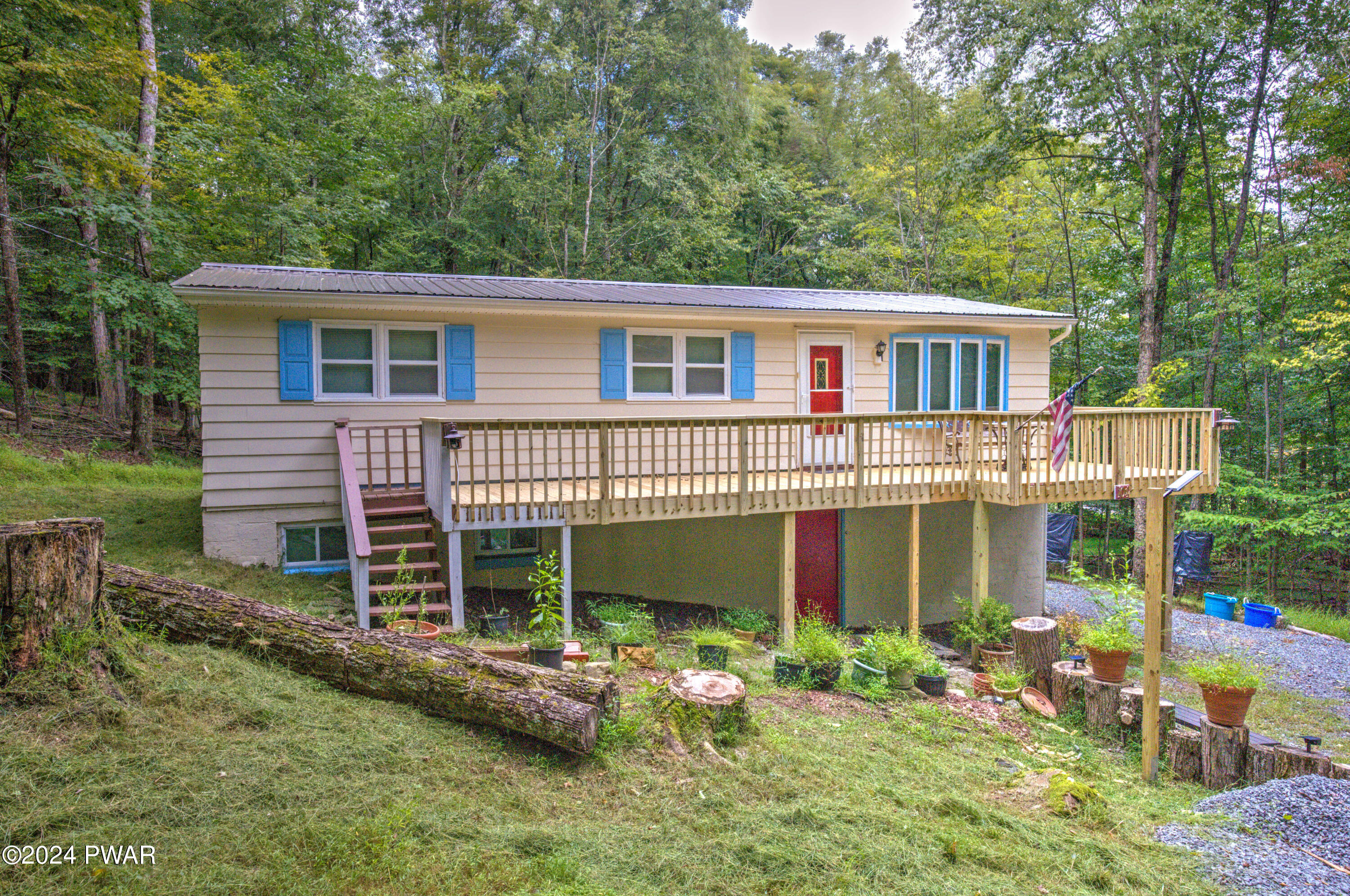 Fawnwood Cir, Greentown, PA 18426
