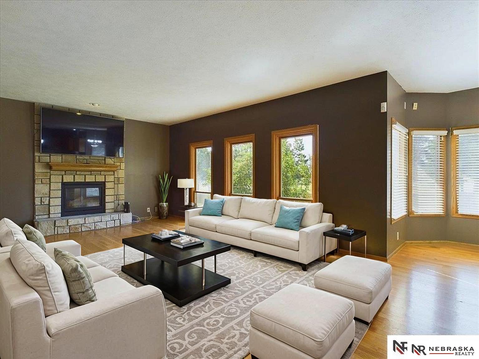 Monroe St, Omaha, NE 68135