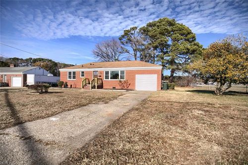 353 Fox Hill Rd, Hampton, VA, 23669-1642 | Card Image