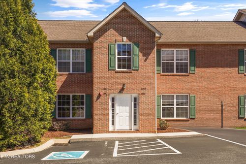 1638 Maple View Way, Knoxville, TN, 37918-1698 | Card Image
