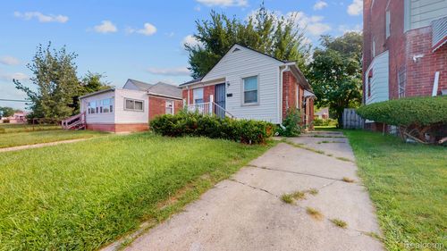 9634 Sussex St, Detroit, MI, 48227-2083 | Card Image