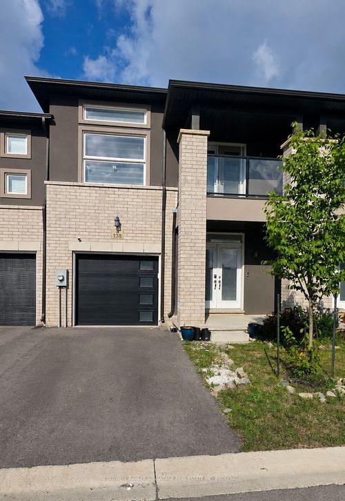 138 Renfrew Trail, Welland, ON, L3C0K2 | Card Image