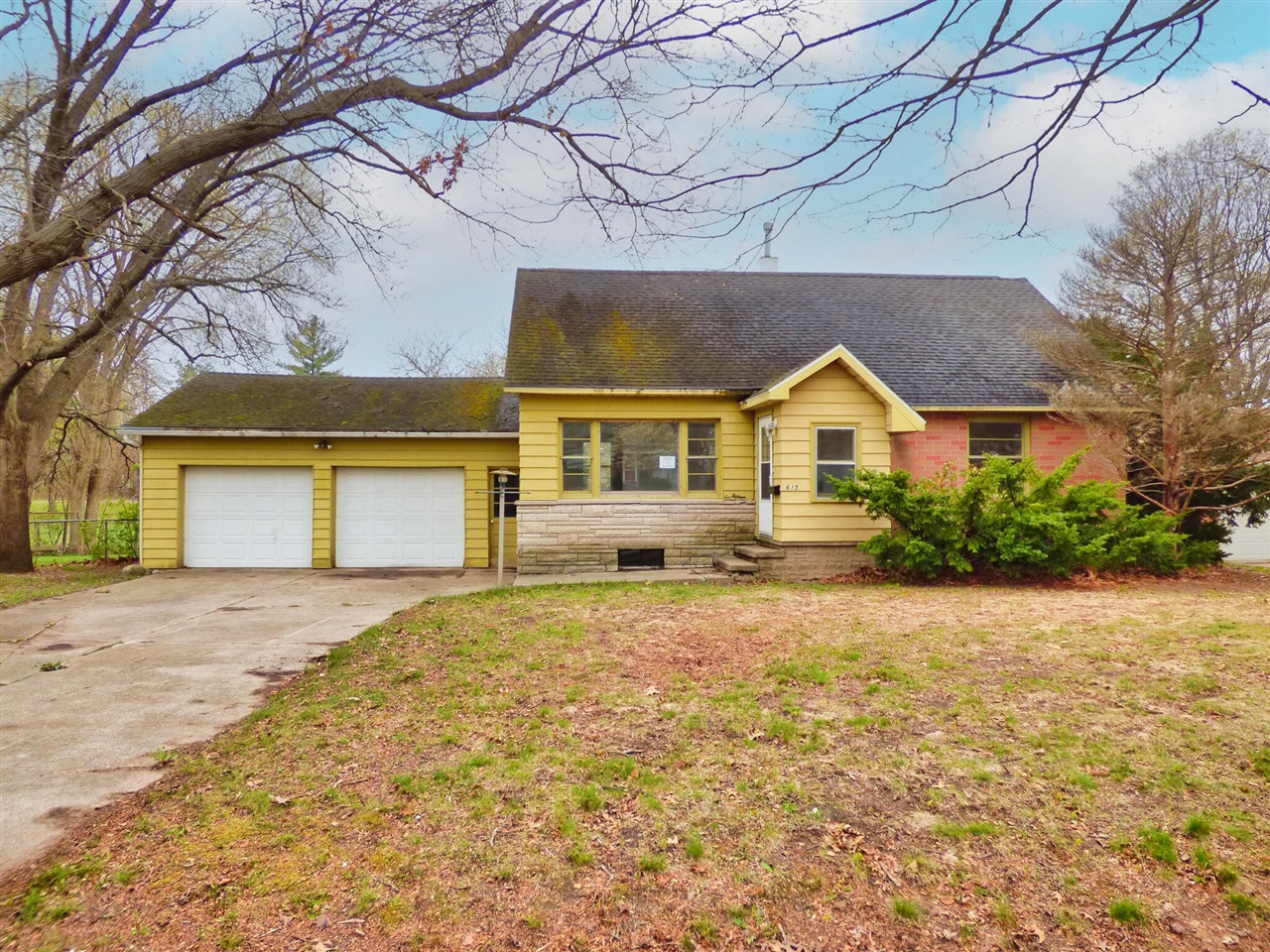 Helena St, Dowagiac, MI 49047