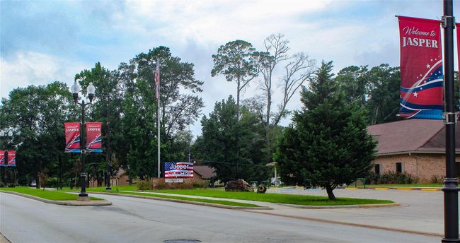 400 S Main St, House other with 2 bedrooms, 3 bathrooms and null parking in Jasper TX | Image 15
