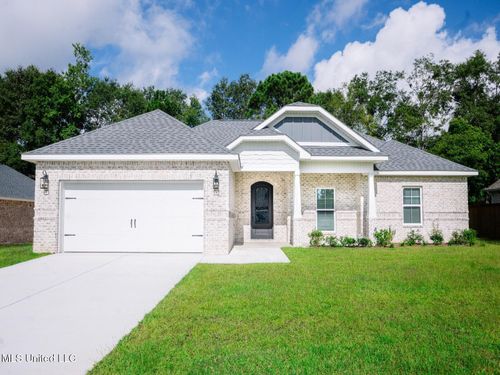13509 Garland Rd, Ocean Springs, MS, 39564-1062 | Card Image