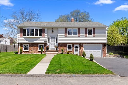 61 Argonne St, Johnston, RI, 02919-3672 | Card Image