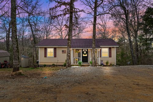 40 Long Point Rd, Linden, TN, 37096-4623 | Card Image